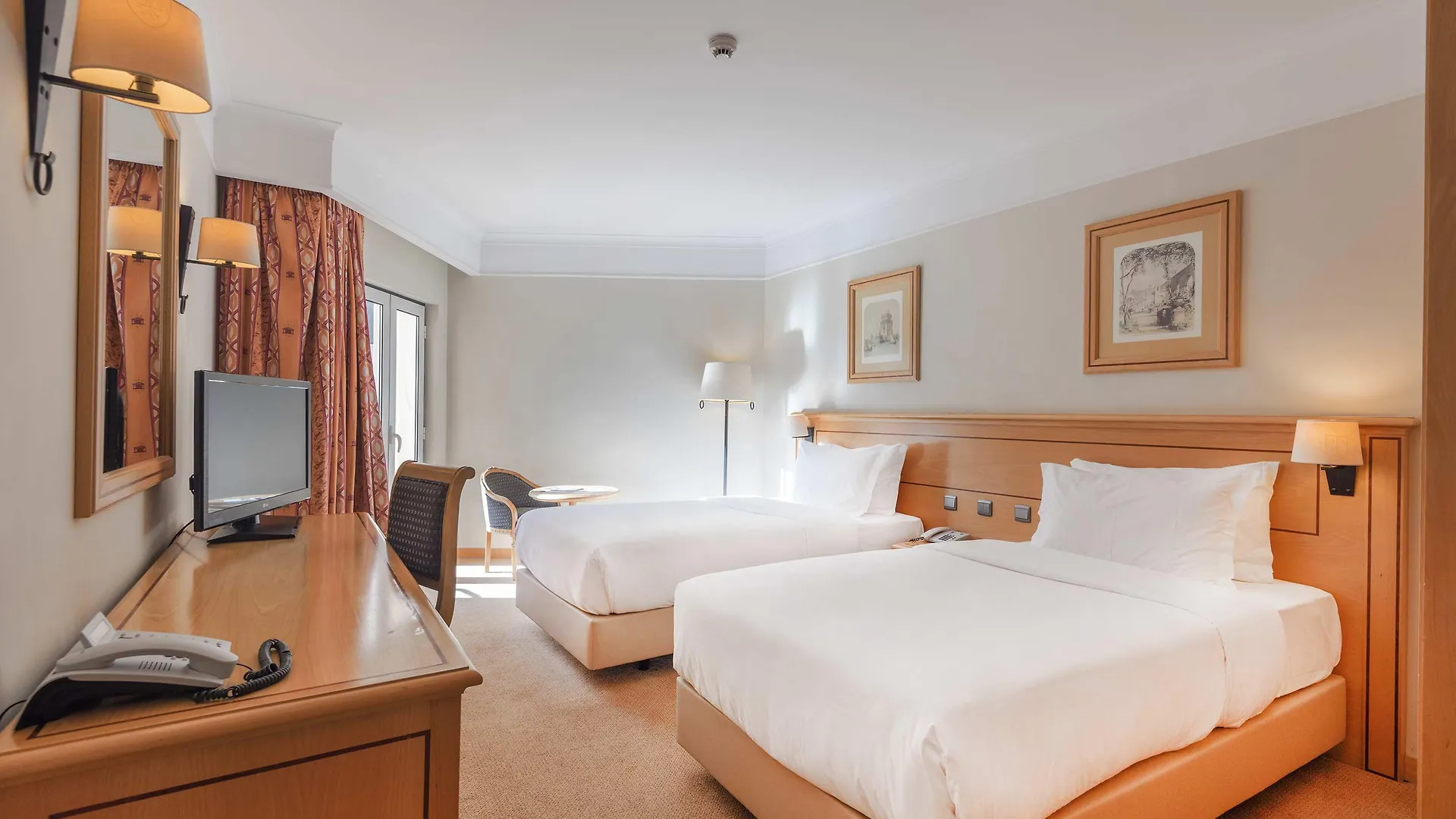 Hotel Real Palacio Lisbon 5*,